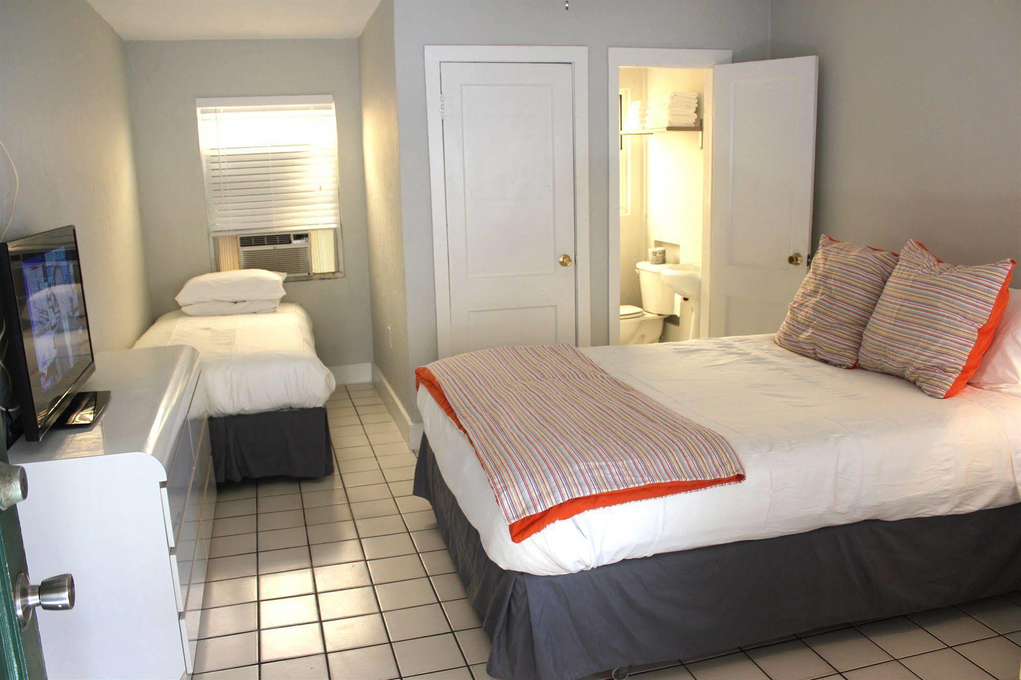 Lorelei Resort Motel Treasure Island Extérieur photo